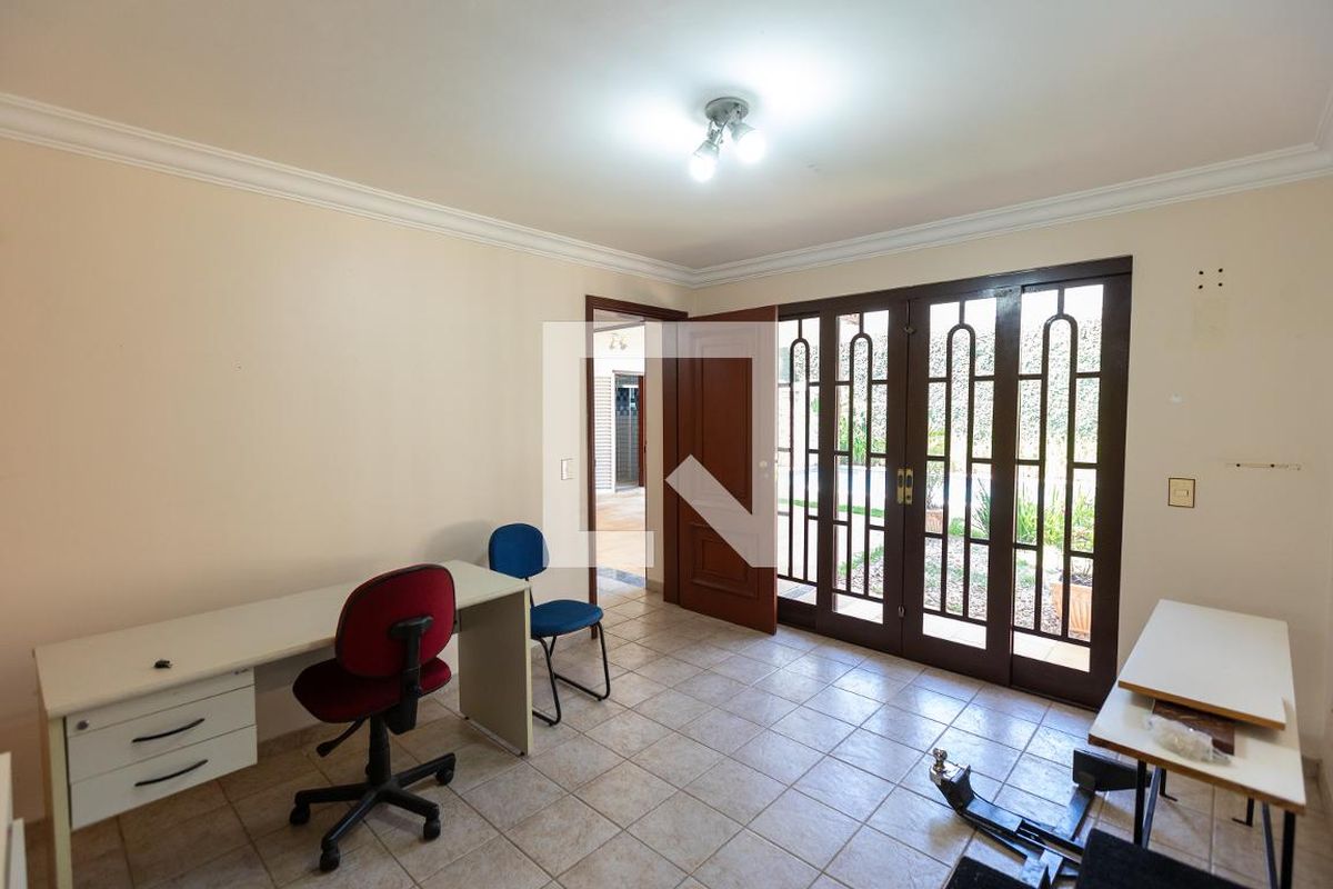 Casa à Venda - Nova Campinas, 4 Quartos,  488 m2 em , Campinas - sp | SoloBR