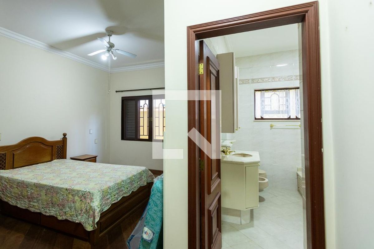 Casa à Venda - Nova Campinas, 4 Quartos,  488 m2 em , Campinas - sp | SoloBR
