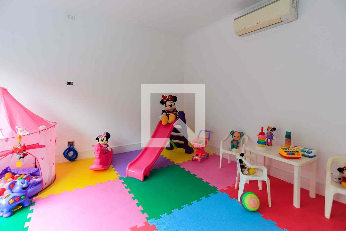 Casa, 3 quartos, 245 m² - Foto 47