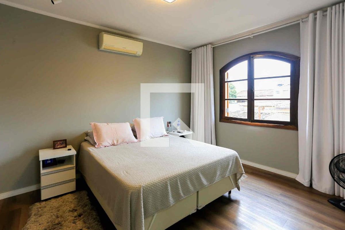 Casa, 3 quartos, 245 m² - Foto 59