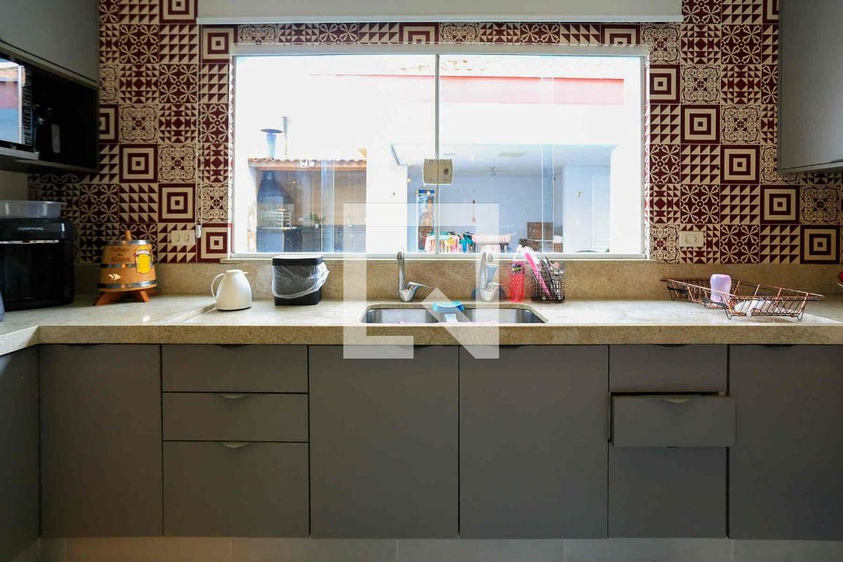 Casa, 3 quartos, 245 m² - Foto 41