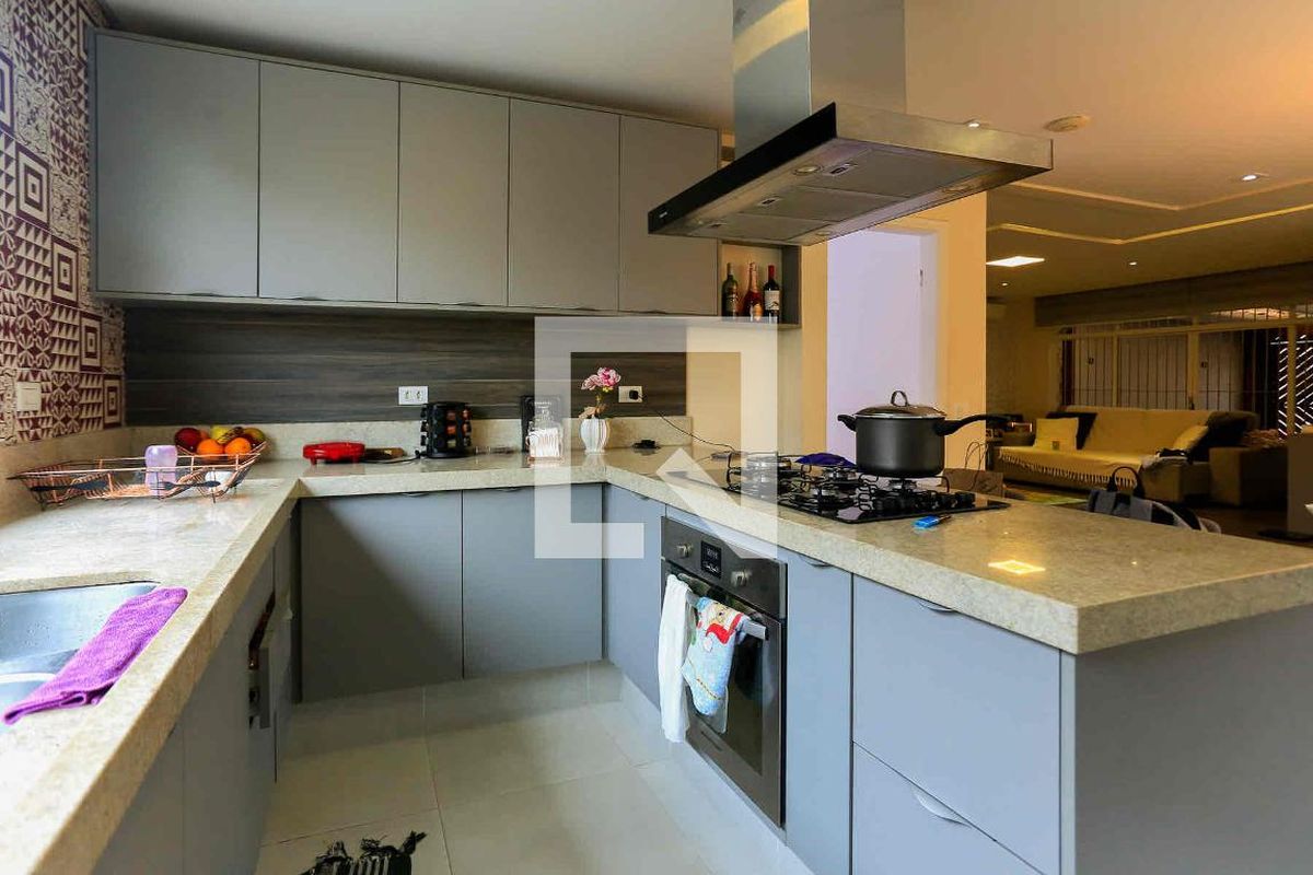 Casa, 3 quartos, 245 m² - Foto 37
