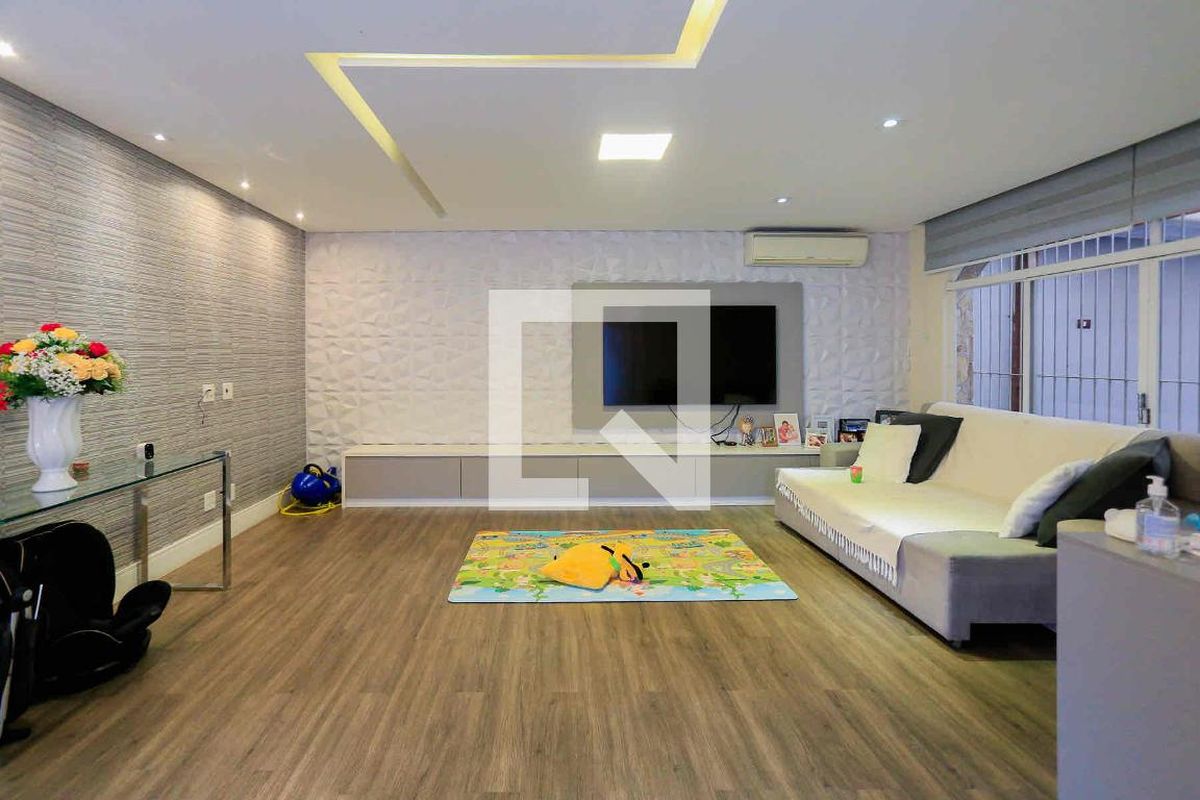 Casa, 3 quartos, 245 m² - Foto 2