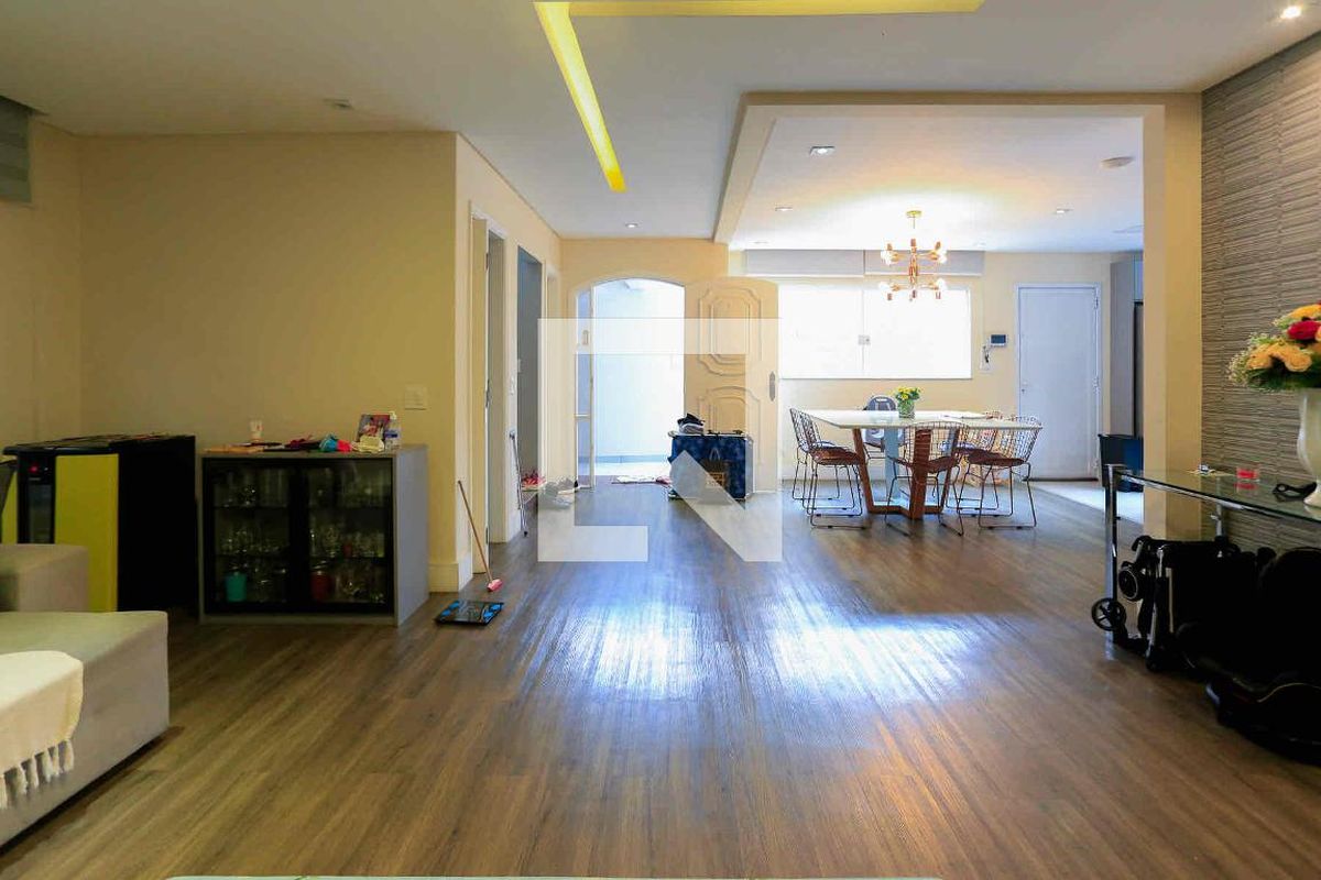 Casa, 3 quartos, 245 m² - Foto 15
