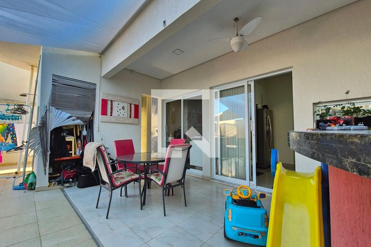 Casa à Venda - Swiss Park, 5 Quartos,  400 m2 em , Campinas - sp | SoloBR