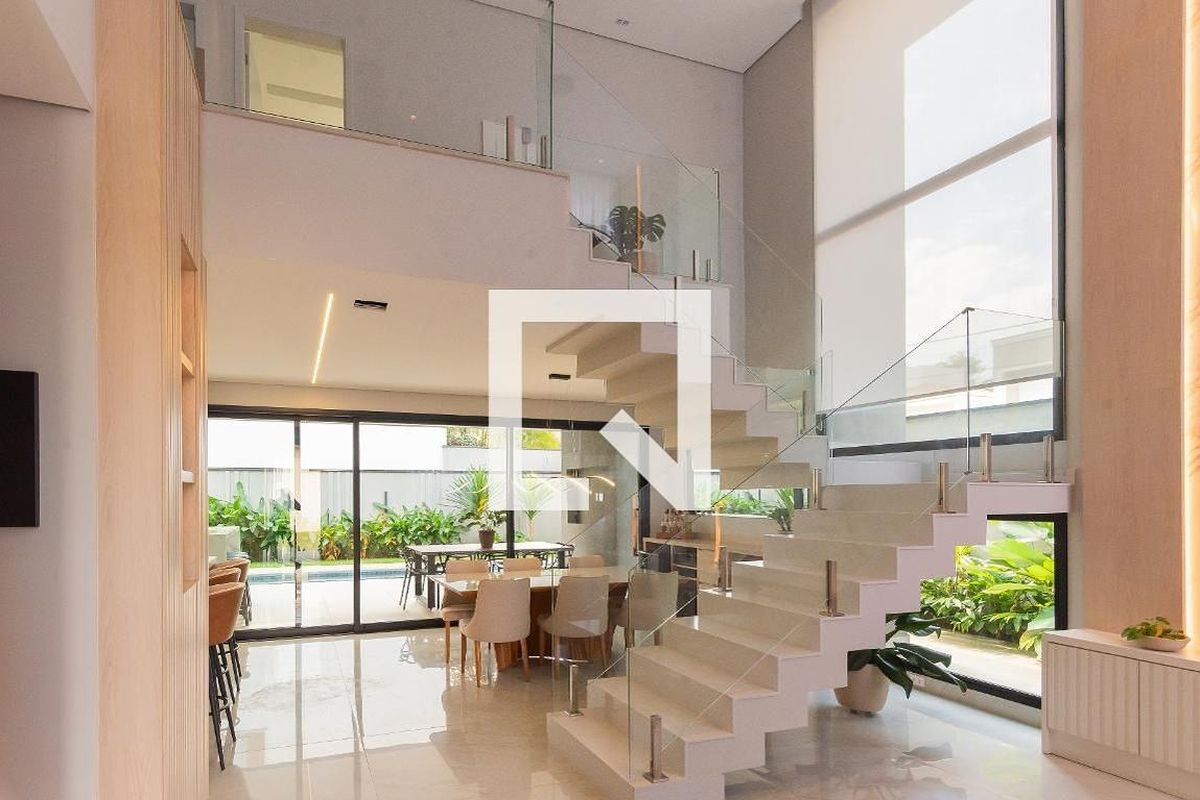 Casa à Venda - Swiss Park, 3 Quartos,  330 m2 em , Campinas - sp | SoloBR