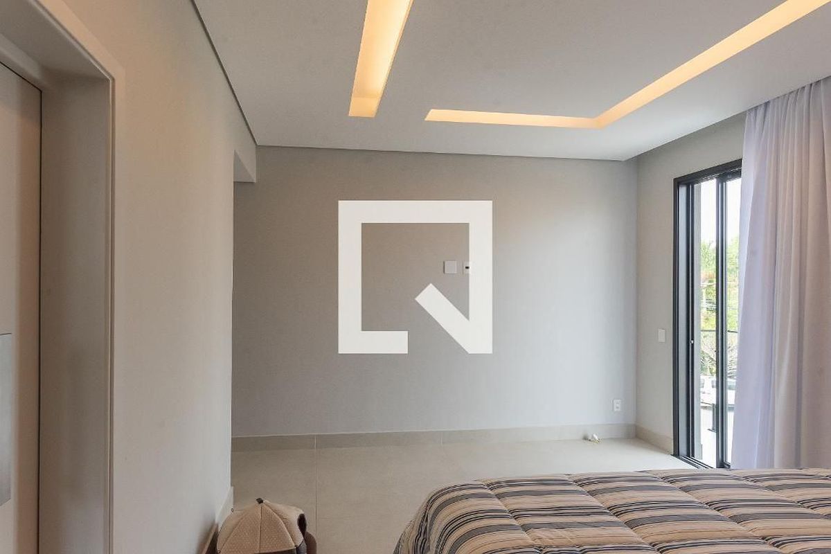 Casa à Venda - Swiss Park, 3 Quartos,  330 m2 em , Campinas - sp | SoloBR