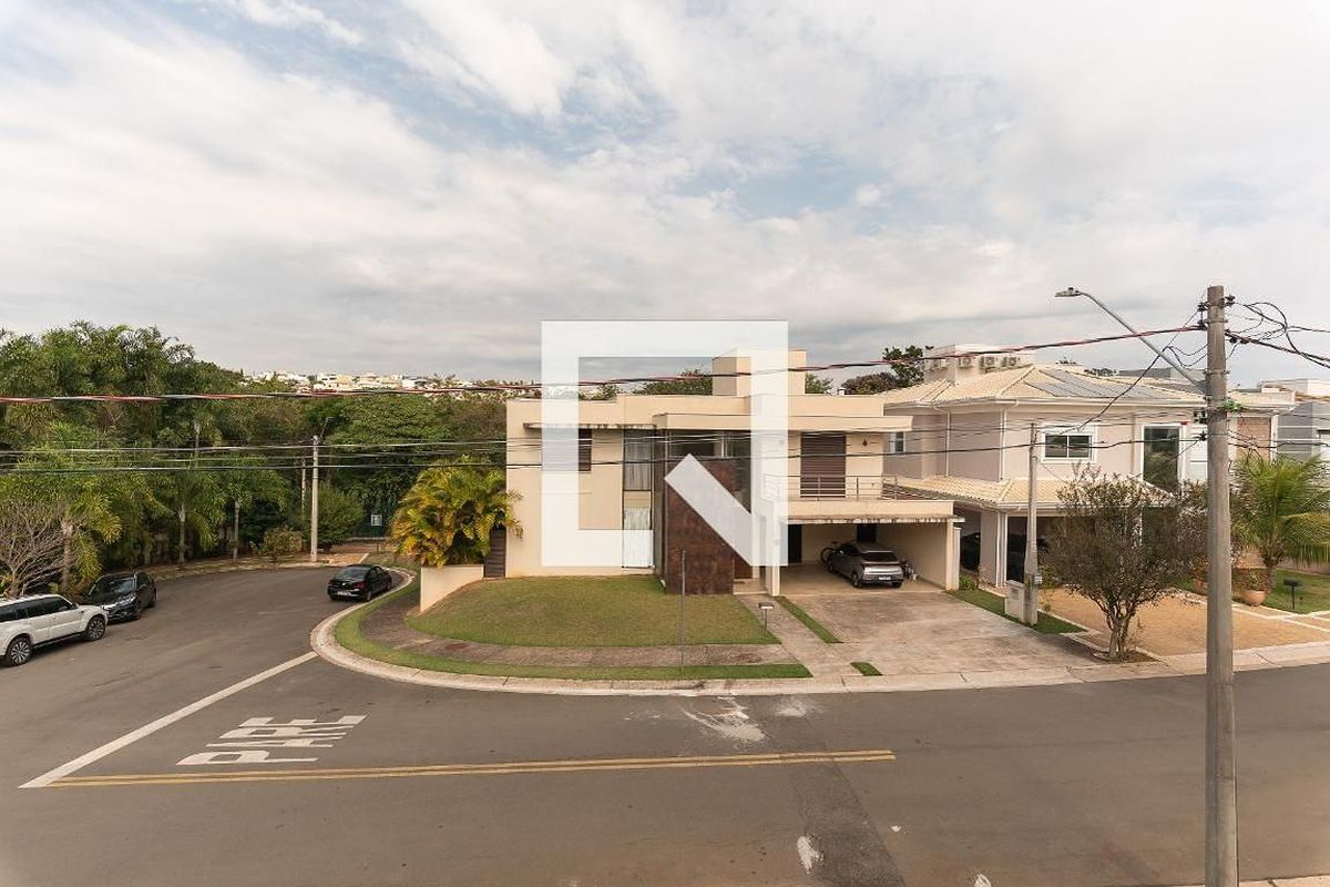 Casa à Venda - Swiss Park, 3 Quartos,  330 m2 em , Campinas - sp | SoloBR