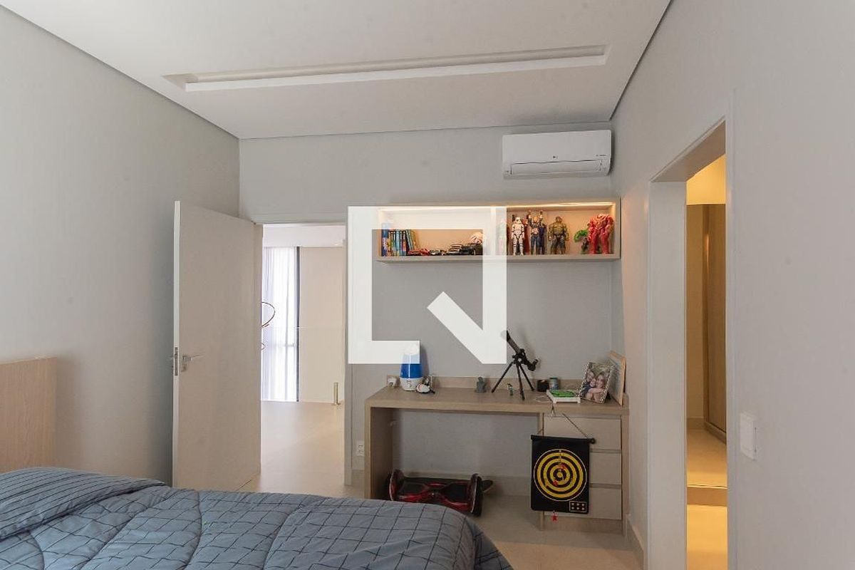 Casa à Venda - Swiss Park, 3 Quartos,  330 m2 em , Campinas - sp | SoloBR
