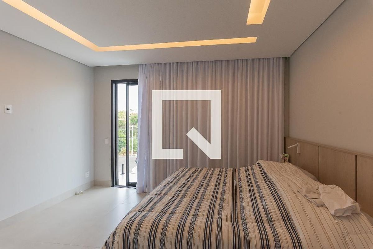 Casa à Venda - Swiss Park, 3 Quartos,  330 m2 em , Campinas - sp | SoloBR