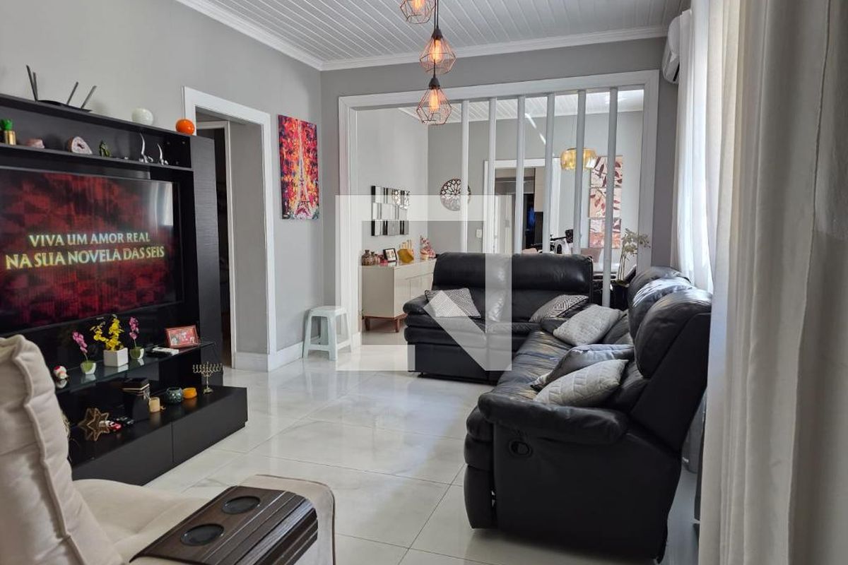 Casa, 4 quartos, 263 m² - Foto 1