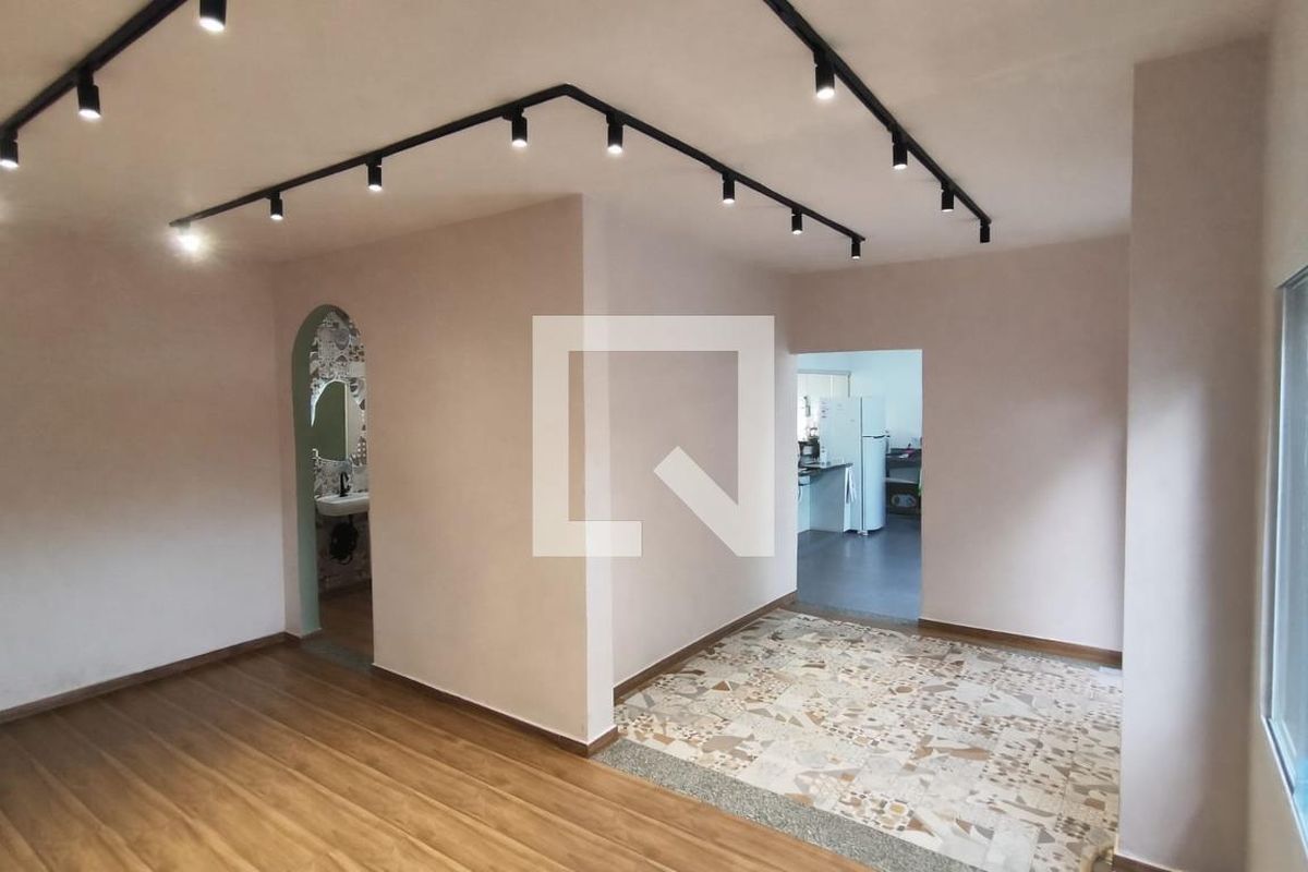 Casa, 2 quartos, 229 m² - Foto 1