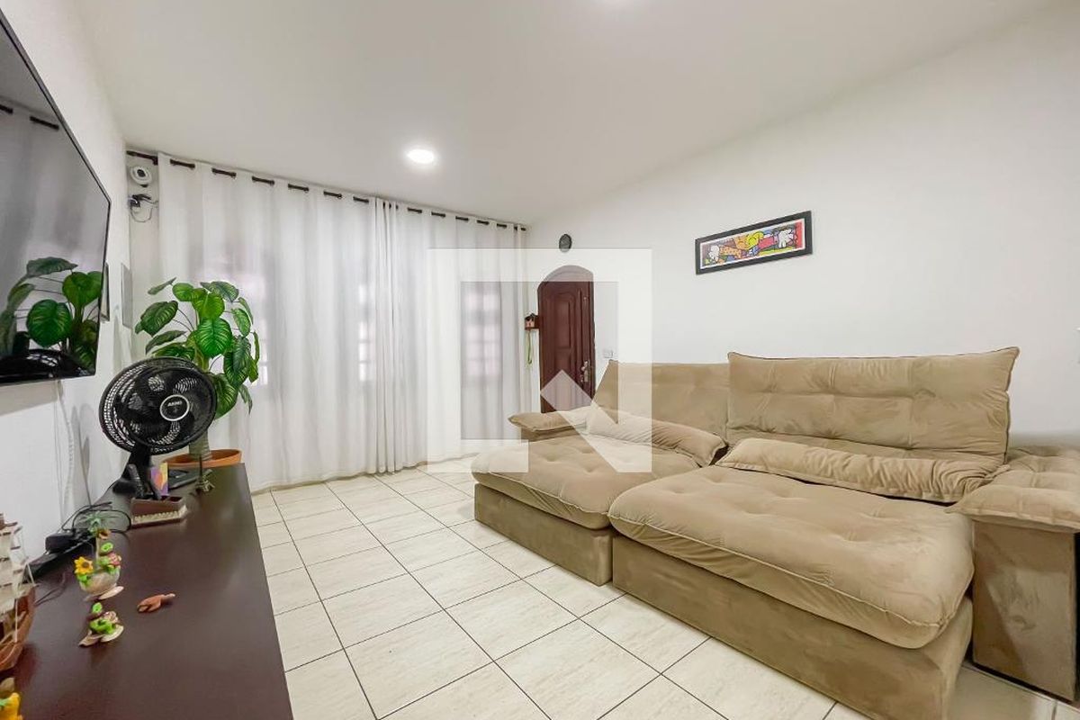 Casa, 3 quartos, 240 m² - Foto 2