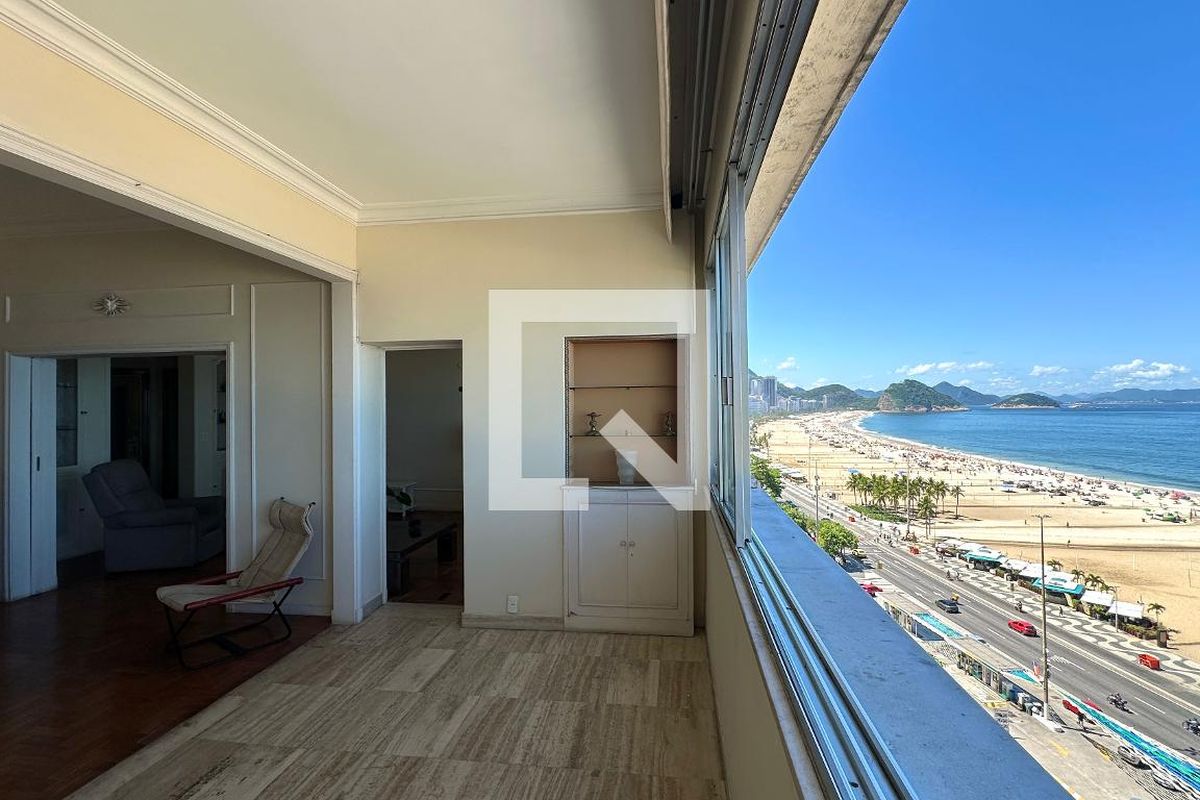 Apartamento, 3 quartos, 244 m² - Foto 1