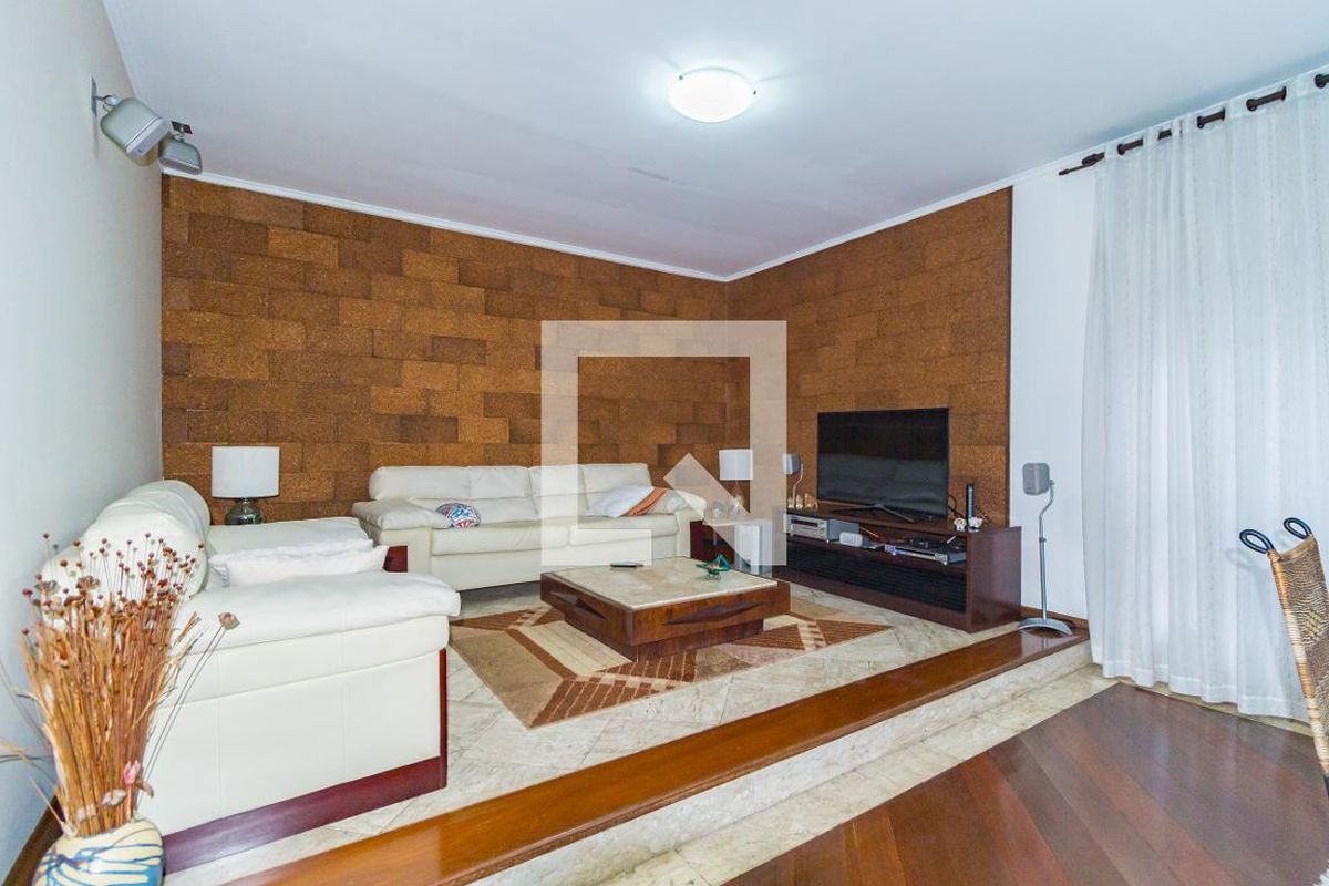 Casa, 3 quartos, 194 m² - Foto 2
