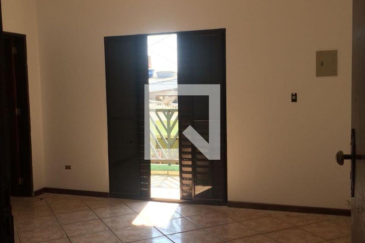 Casa, 3 quartos, 240 m² - Foto 2