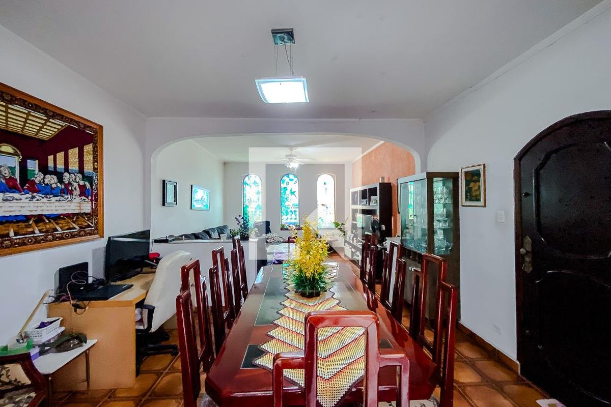 Casa, 5 quartos, 240 m² - Foto 33