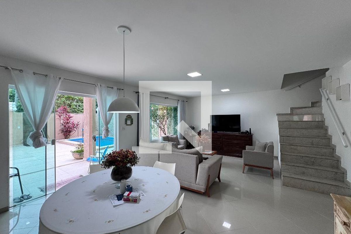 Casa, 4 quartos, 180 m² - Foto 1