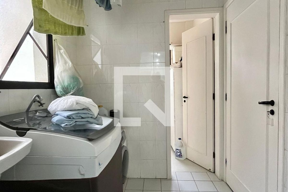 Apartamento à Venda - Cambuí, 2 Quartos,  121 m2 em , Campinas - sp | SoloBR