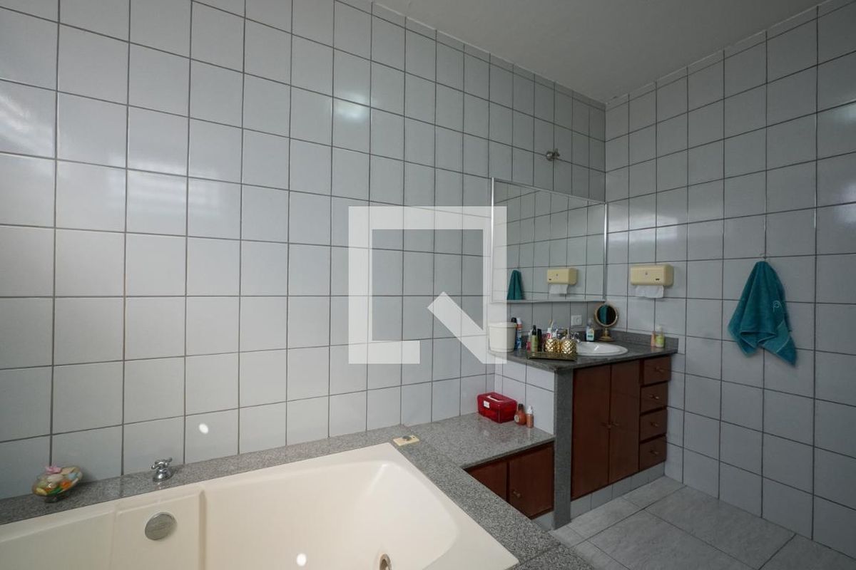 Casa, 3 quartos, 240 m² - Foto 42