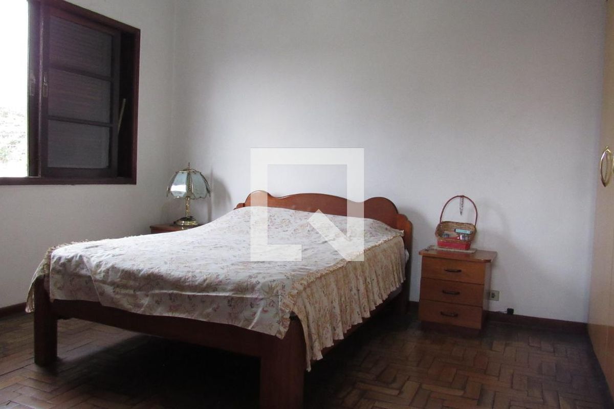 Casa, 4 quartos, 270 m² - Foto 32
