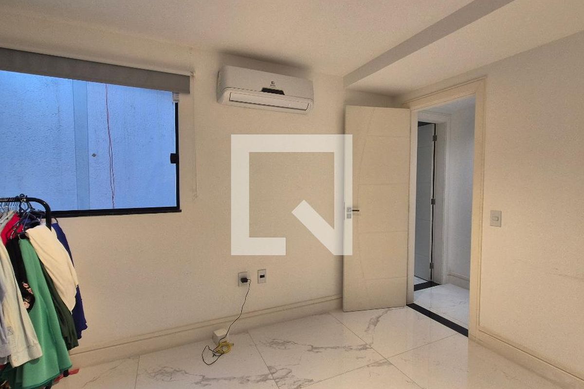 Casa, 4 quartos, 270 m² - Foto 35