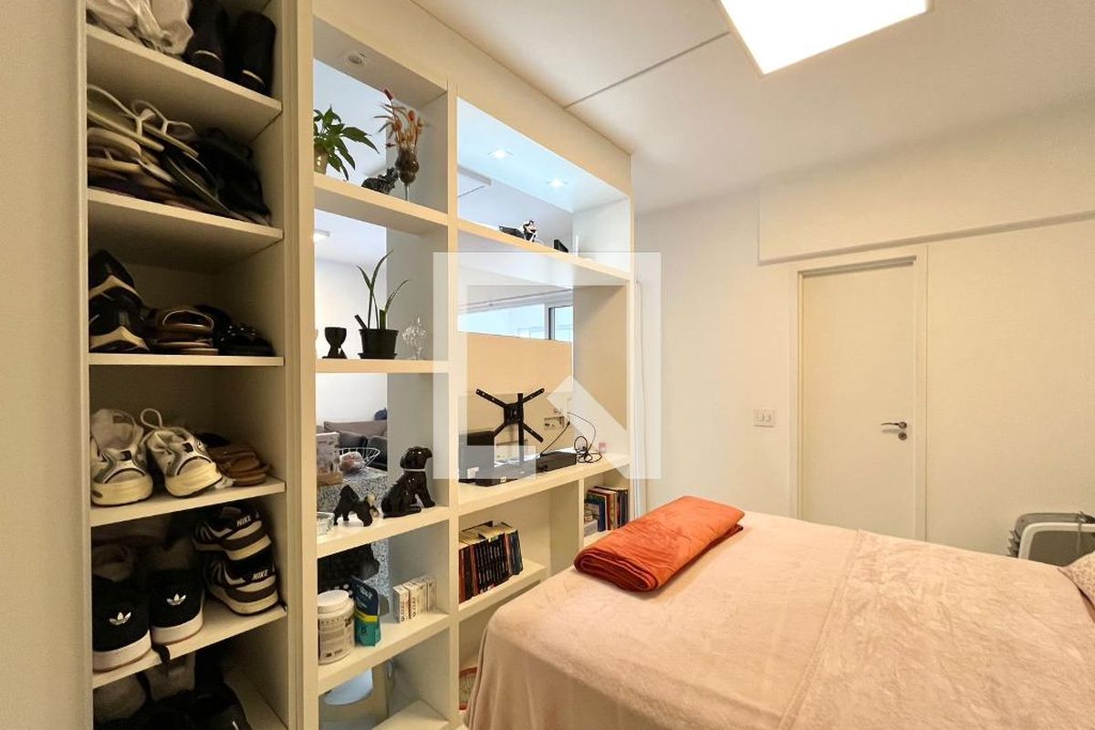 Apartamento à Venda - Bosque, 1 Quarto,  124 m2 em , Campinas - sp | SoloBR