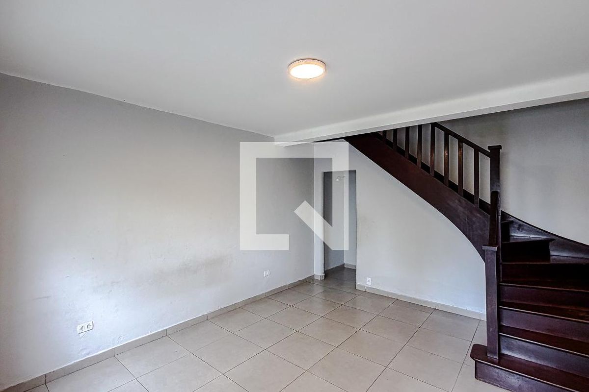 Casa, 2 quartos, 200 m² - Foto 1