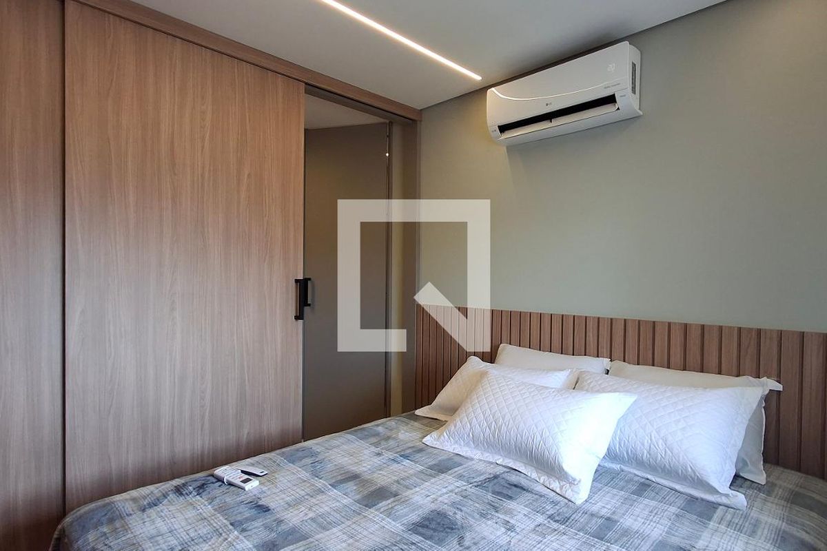 Apartamento à Venda - Bosque, 1 Quarto,  56 m2 em , Campinas - sp | SoloBR