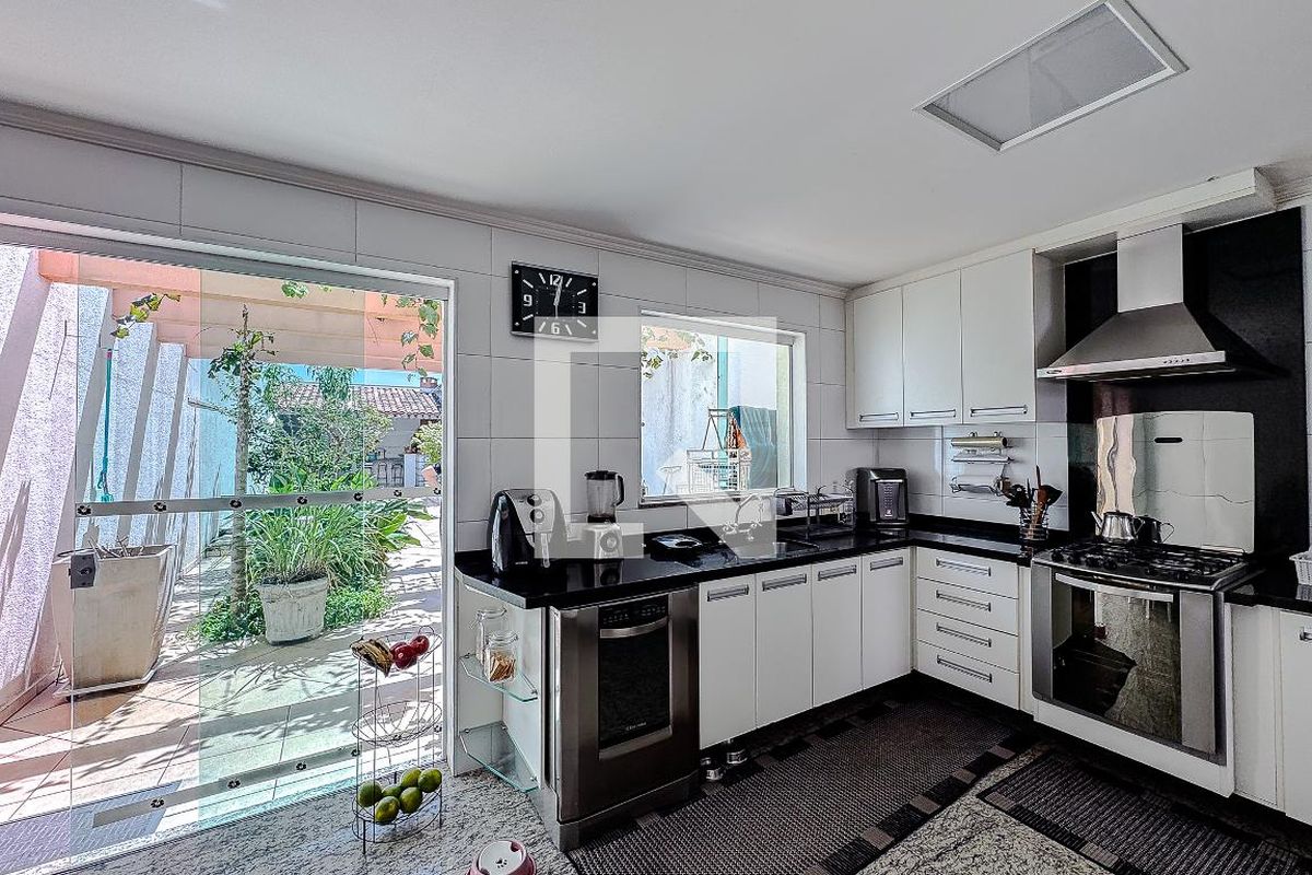 Casa, 3 quartos, 250 m² - Foto 47