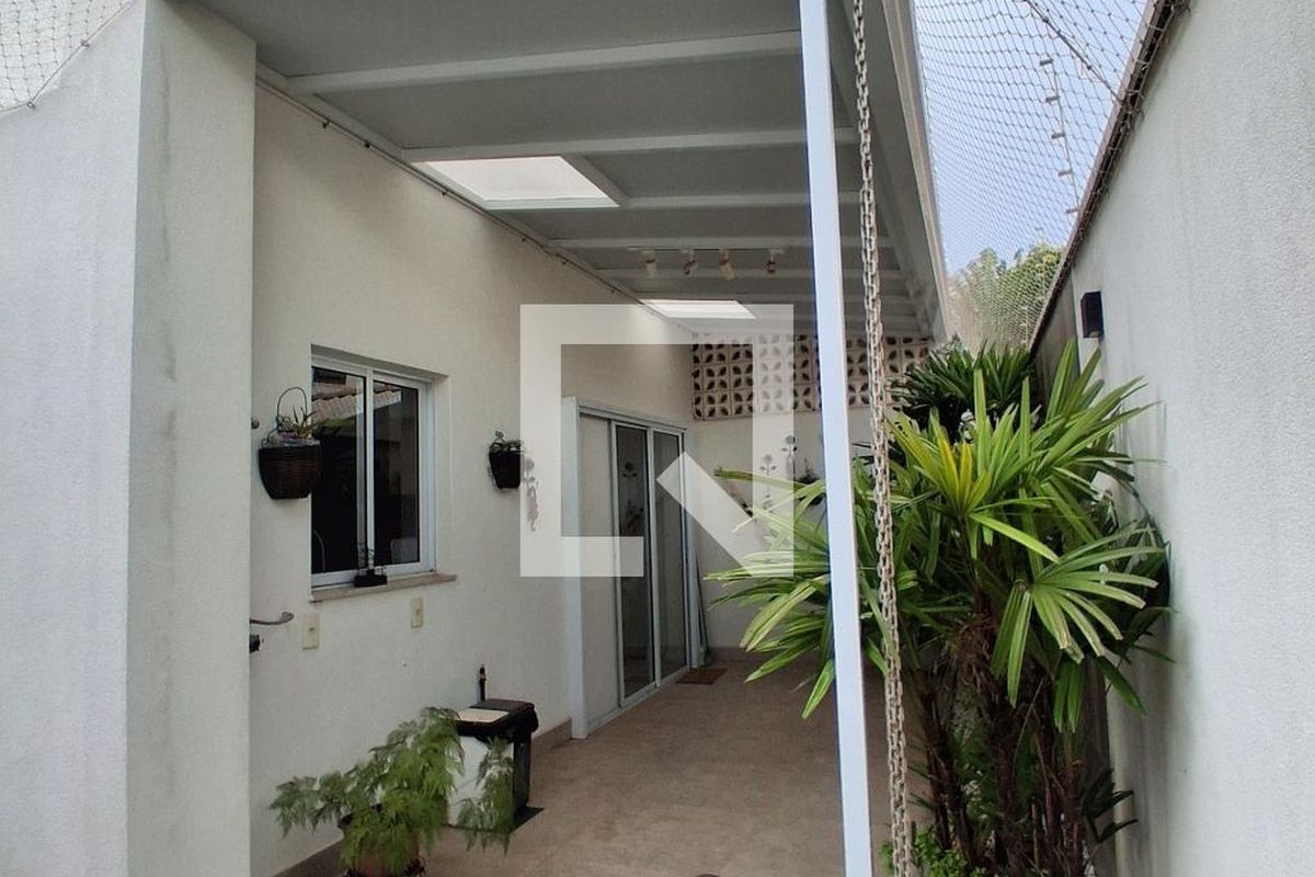 Casa à Venda - Mansões Santo Antônio, 3 Quartos,  200 m2 em , Campinas - sp | SoloBR