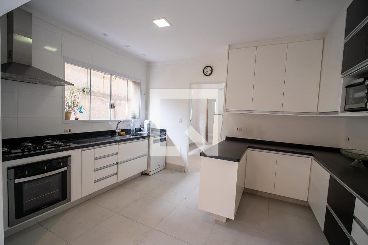 Casa, 4 quartos, 250 m² - Foto 41