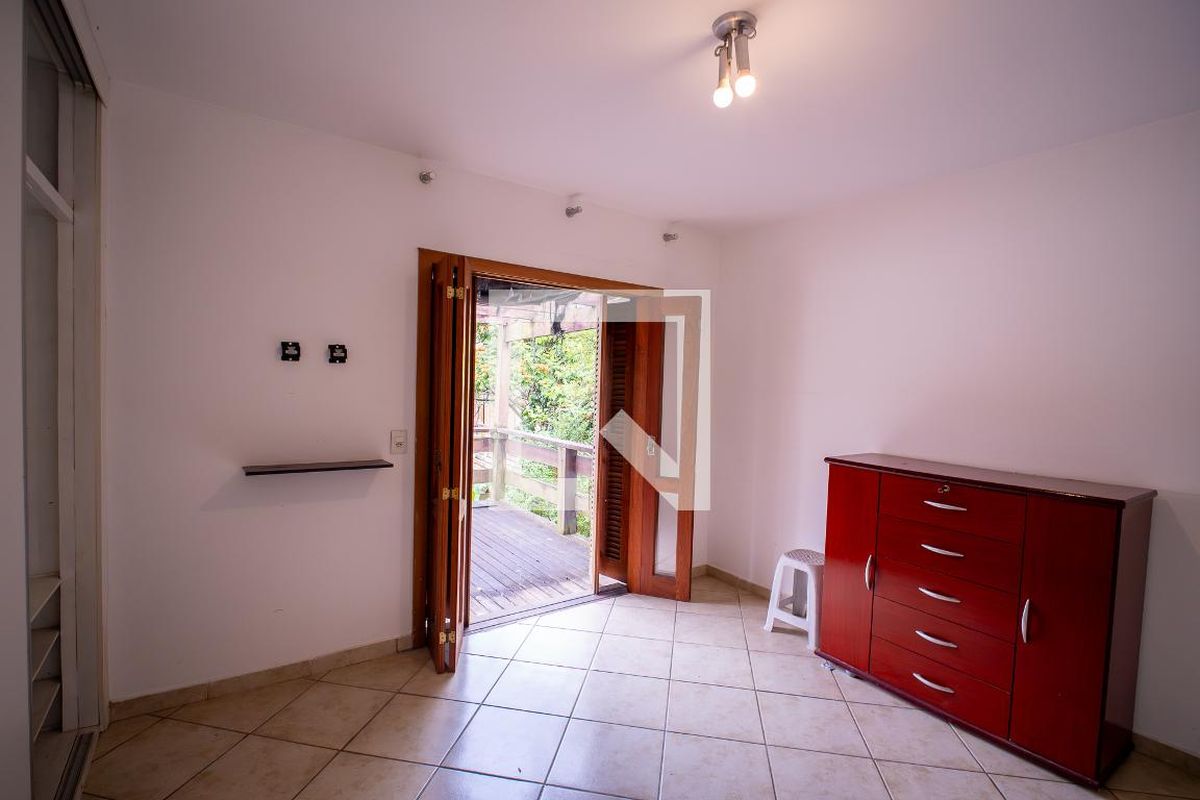 Casa, 4 quartos, 250 m² - Foto 9