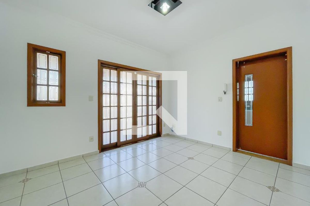 Casa, 2 quartos, 200 m² - Foto 1
