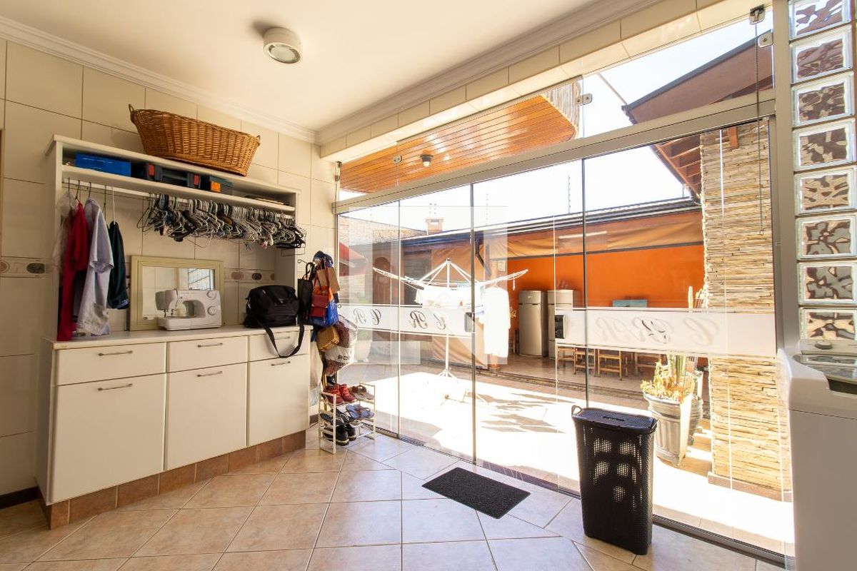 Casa à Venda - Taquaral, 4 Quartos,  430 m2 em , Campinas - sp | SoloBR