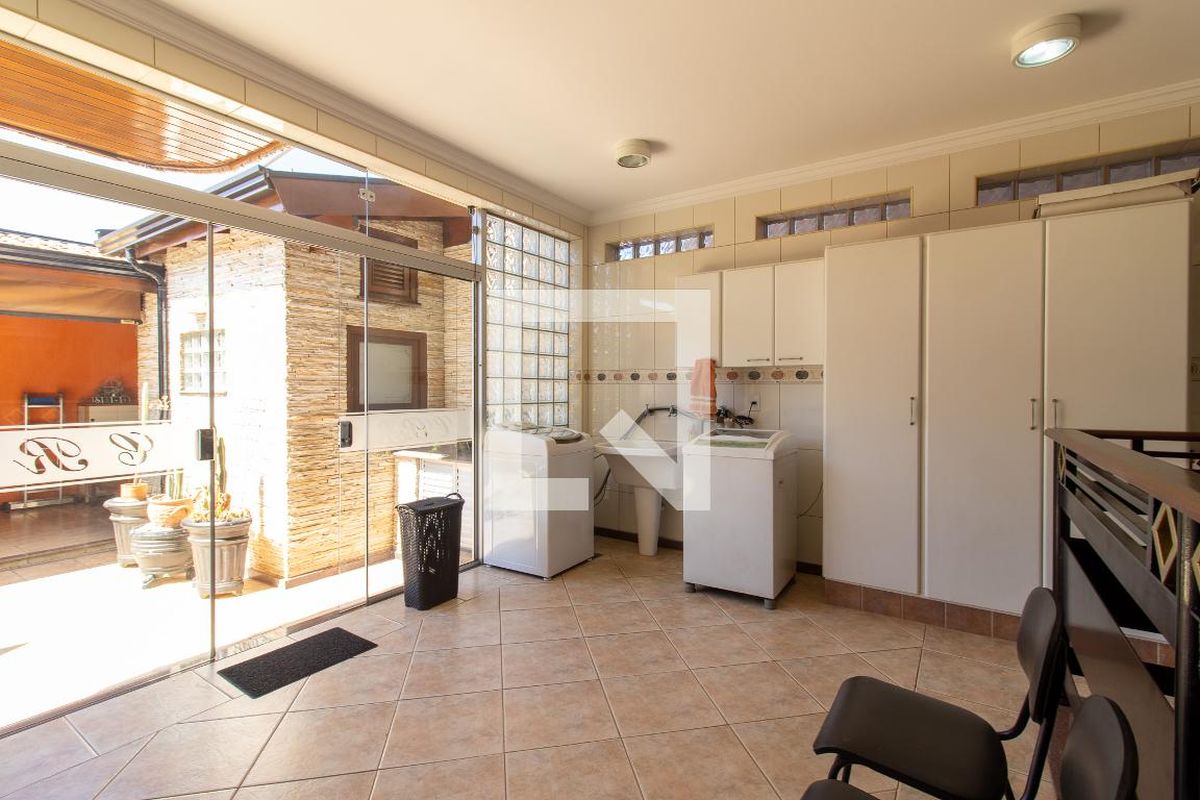 Casa à Venda - Taquaral, 4 Quartos,  430 m2 em , Campinas - sp | SoloBR