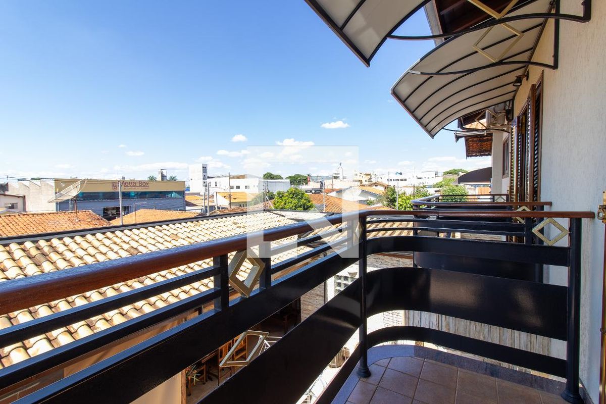 Casa à Venda - Taquaral, 4 Quartos,  430 m2 em , Campinas - sp | SoloBR
