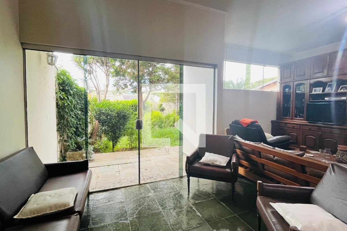 Casa à Venda - Jardim Planalto, 4 Quartos,  263 m2 em , Campinas - sp | SoloBR