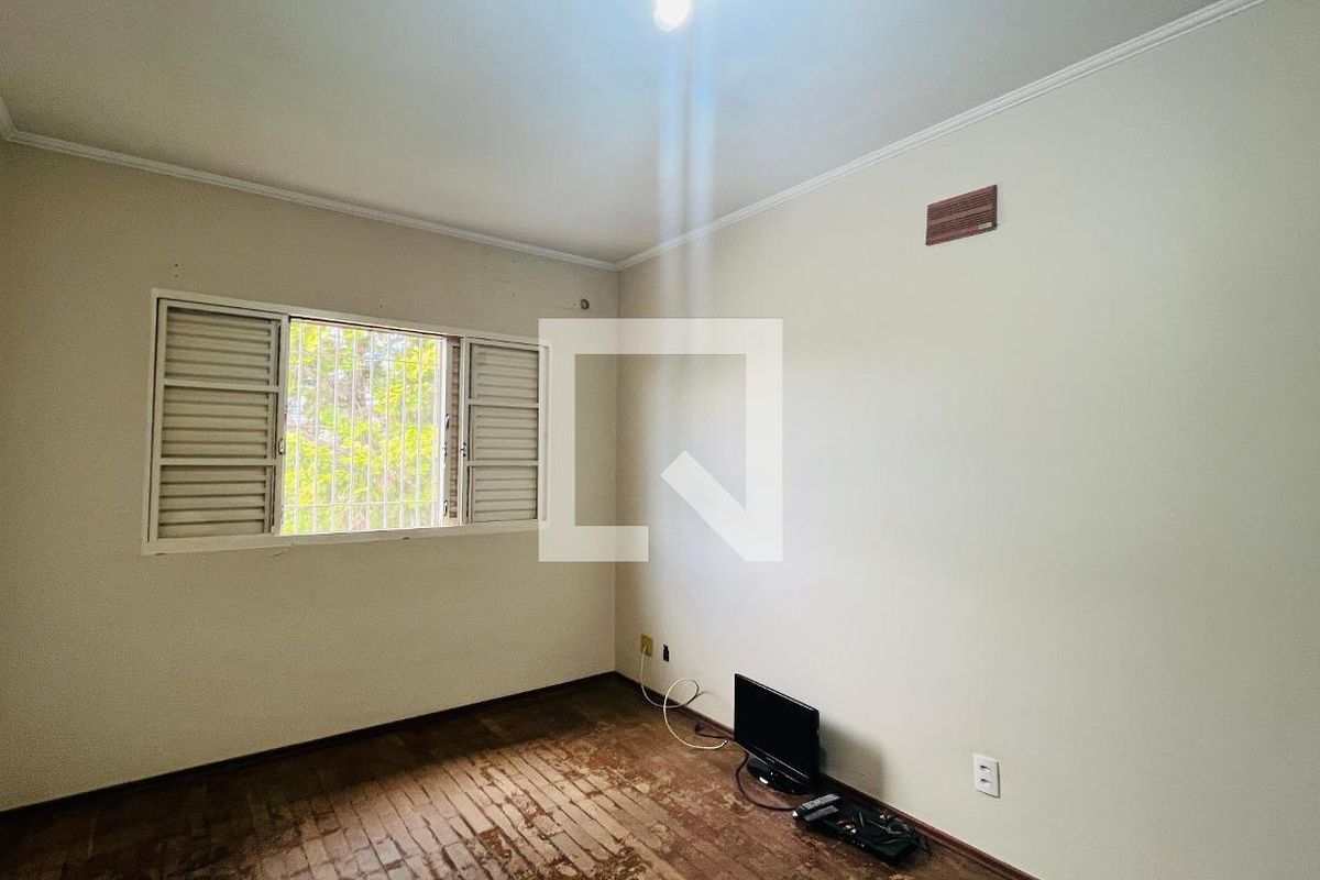 Casa à Venda - Jardim Planalto, 4 Quartos,  263 m2 em , Campinas - sp | SoloBR