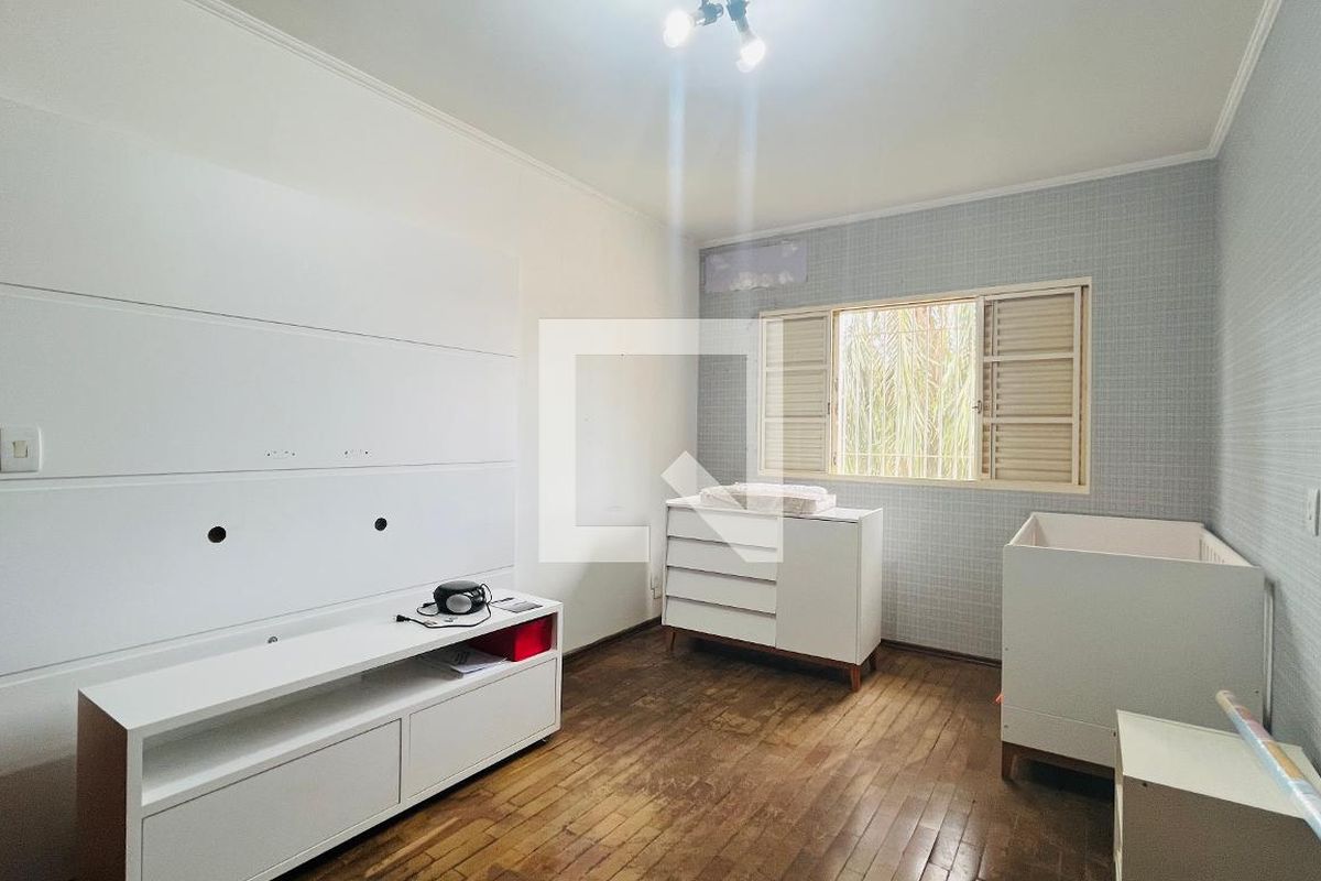 Casa à Venda - Jardim Planalto, 4 Quartos,  263 m2 em , Campinas - sp | SoloBR