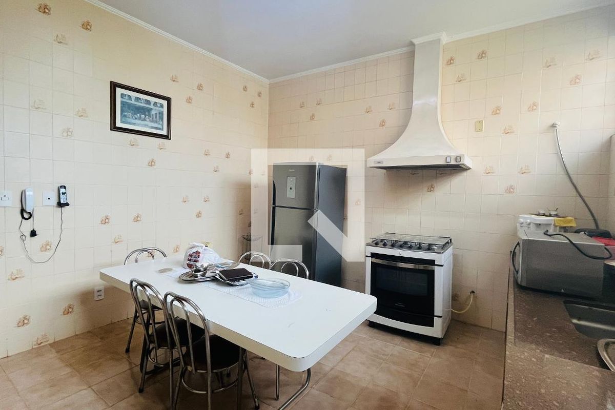 Casa à Venda - Jardim Planalto, 4 Quartos,  263 m2 em , Campinas - sp | SoloBR