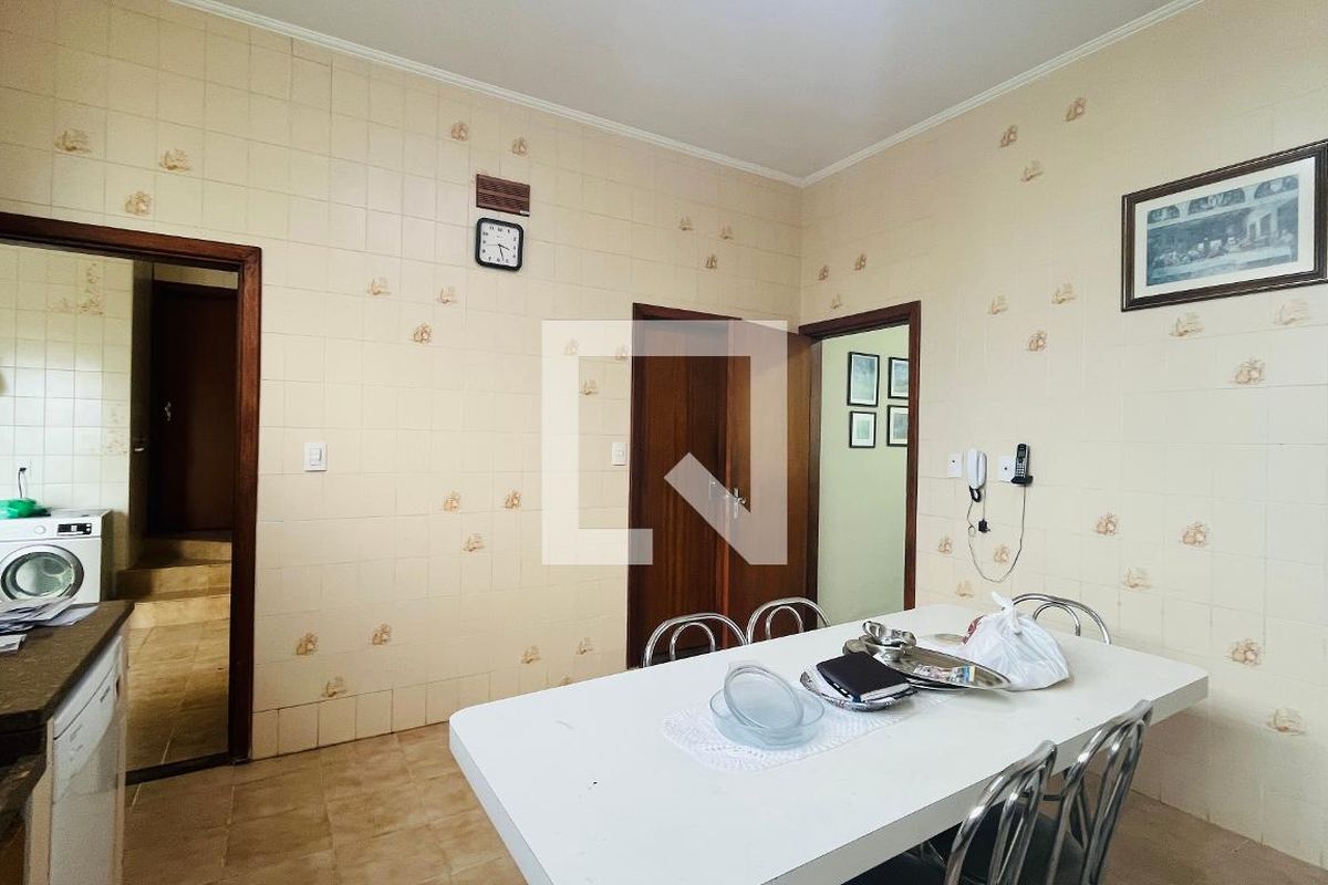 Casa à Venda - Jardim Planalto, 4 Quartos,  263 m2 em , Campinas - sp | SoloBR
