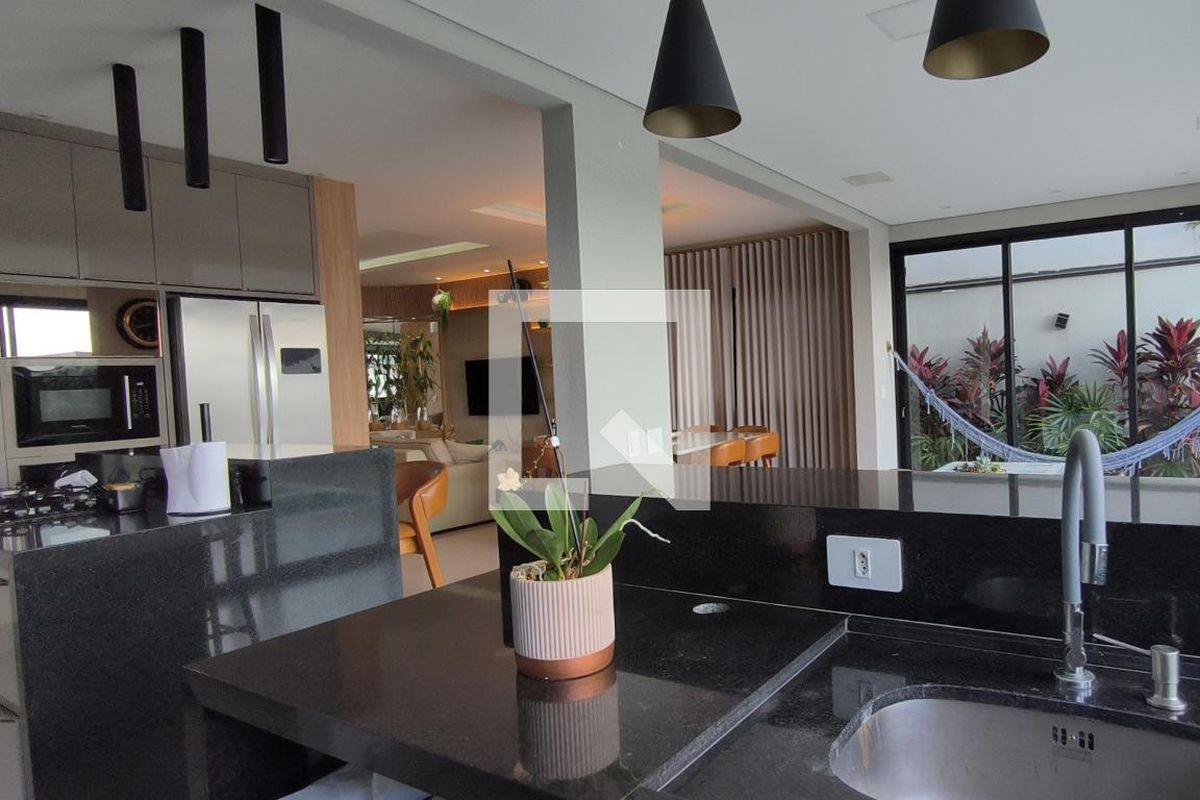 Casa à Venda - Swiss Park, 3 Quartos,  240 m2 em , Campinas - sp | SoloBR