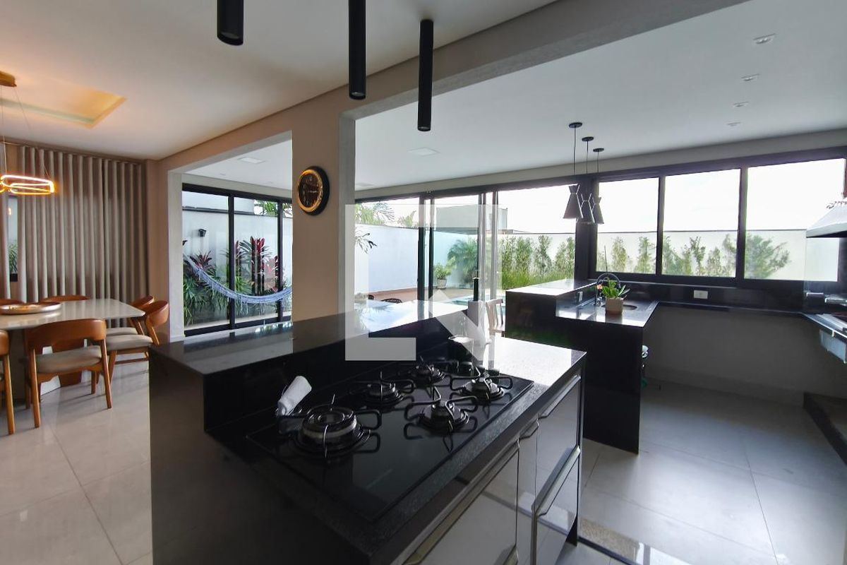 Casa à Venda - Swiss Park, 3 Quartos,  240 m2 em , Campinas - sp | SoloBR