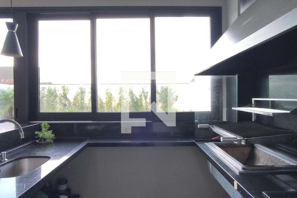 Casa à Venda - Swiss Park, 3 Quartos,  240 m2 em , Campinas - sp | SoloBR