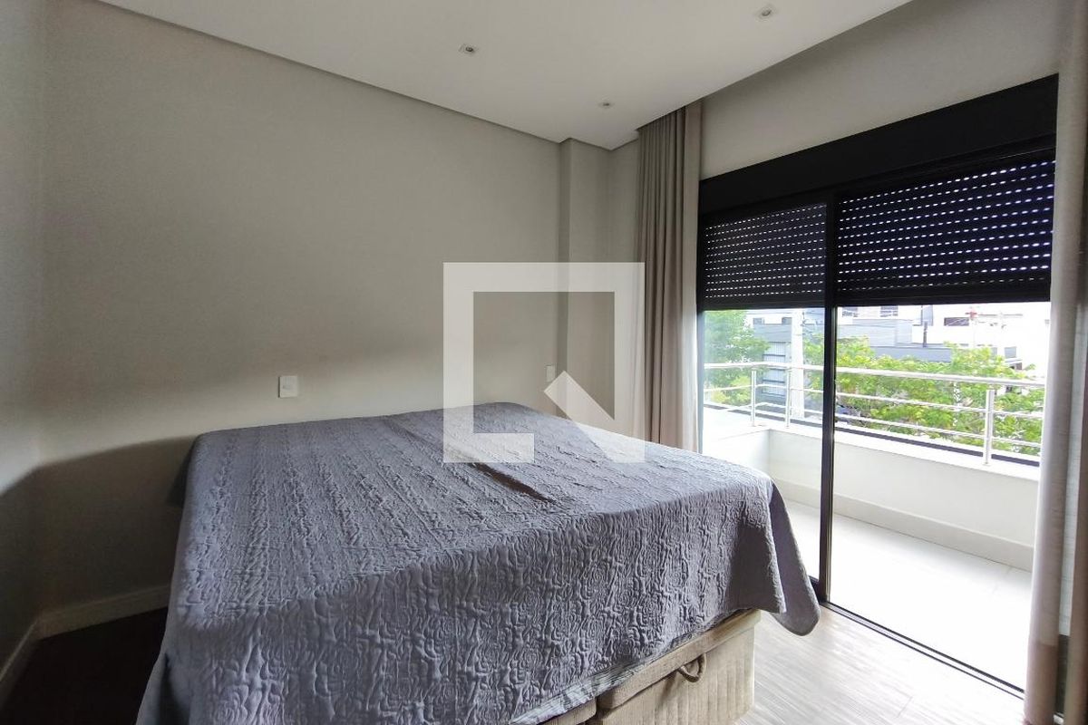 Casa à Venda - Swiss Park, 3 Quartos,  240 m2 em , Campinas - sp | SoloBR