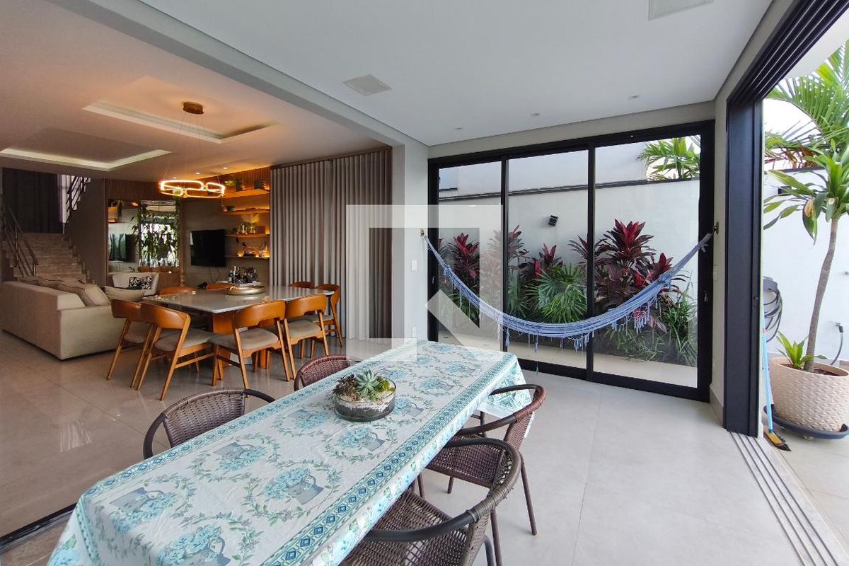 Casa à Venda - Swiss Park, 3 Quartos,  240 m2 em , Campinas - sp | SoloBR