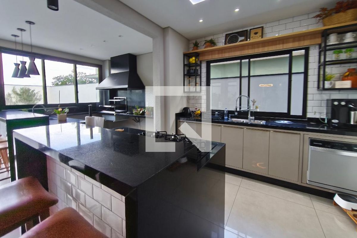 Casa à Venda - Swiss Park, 3 Quartos,  240 m2 em , Campinas - sp | SoloBR