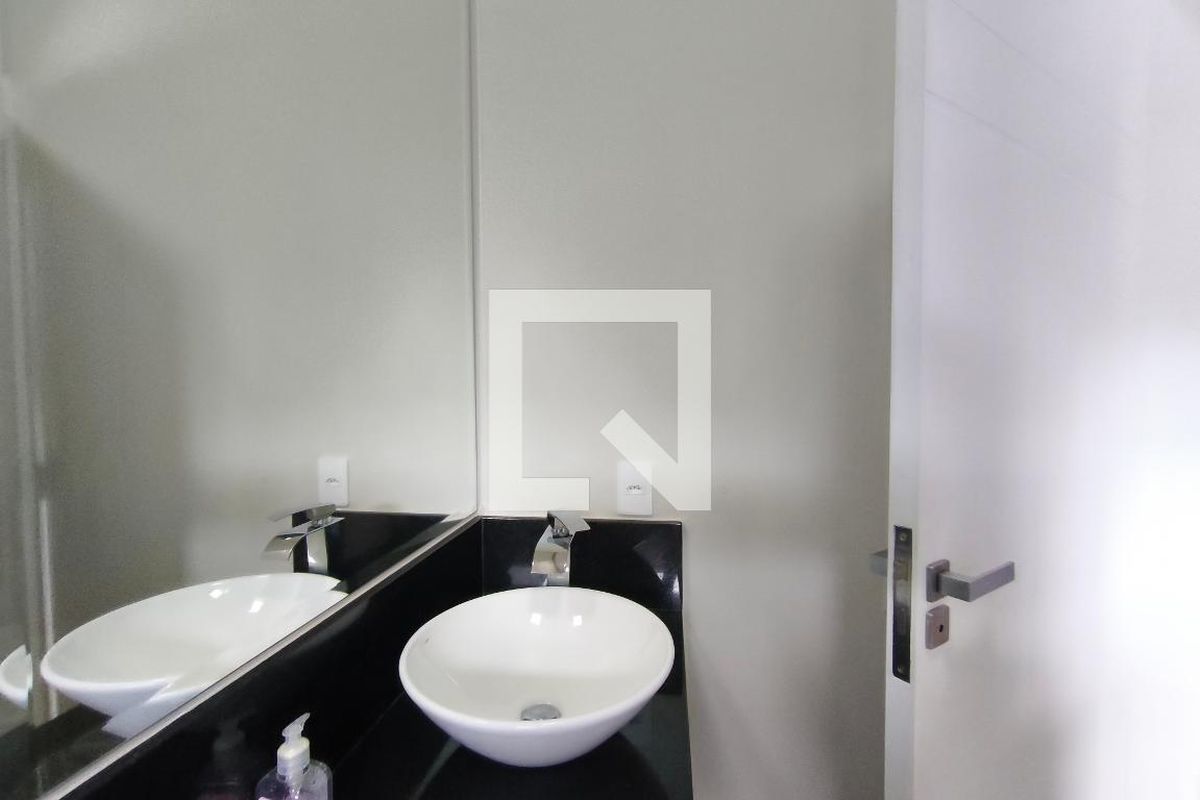 Casa à Venda - Swiss Park, 3 Quartos,  240 m2 em , Campinas - sp | SoloBR