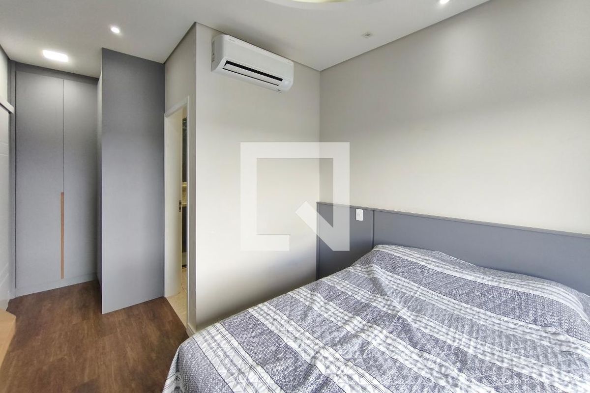 Casa à Venda - Swiss Park, 3 Quartos,  240 m2 em , Campinas - sp | SoloBR